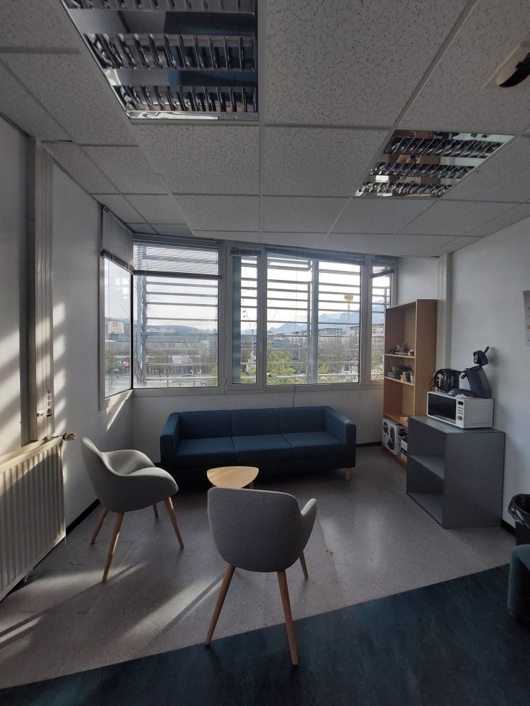 C'est une image de salle de pause.